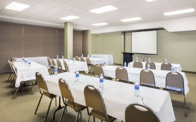 Ramada Clairmont/Grande Prairie