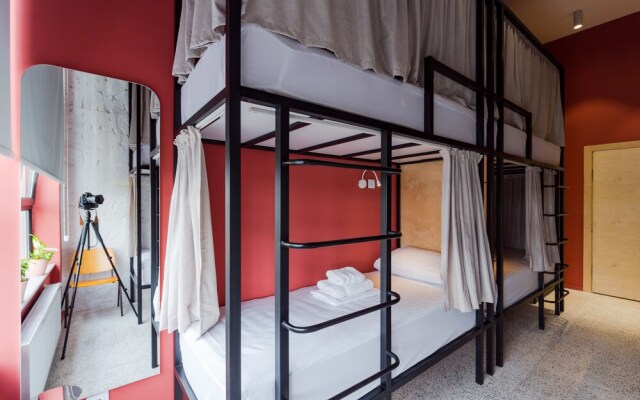 Back2Me - Hostel