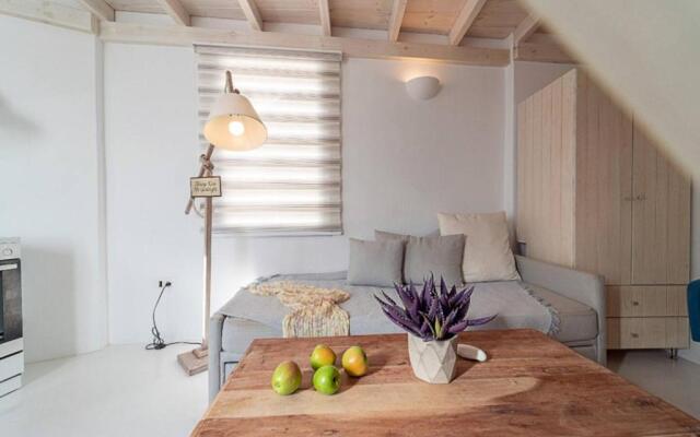 Santorita Suites