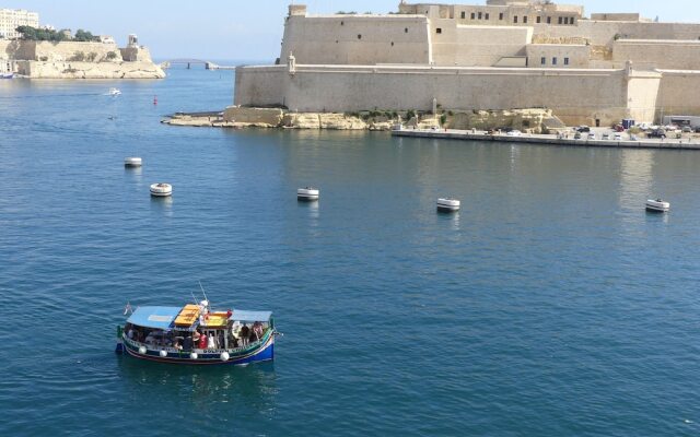 Senglea Suites