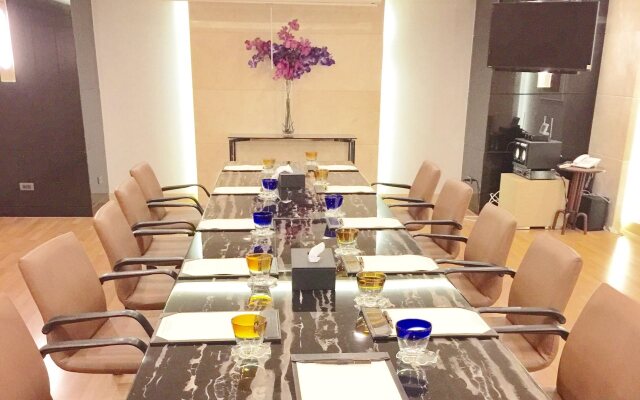 Evergreen Place Siam by UHG