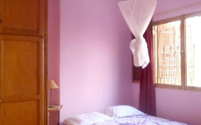 House With 4 Bedrooms in Dakar, With Enclosed Garden and Wifi - 10 km