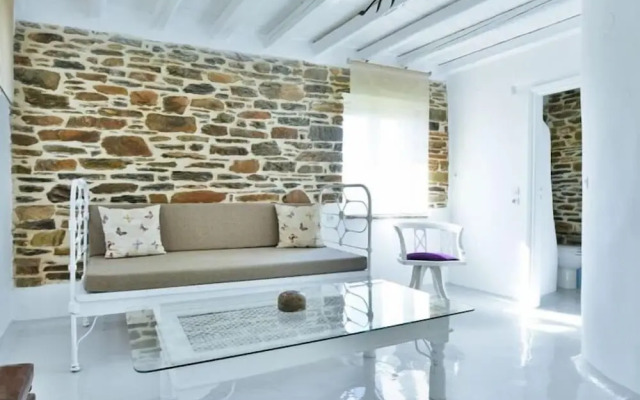 Cozy 2-bedroom House in Tinos