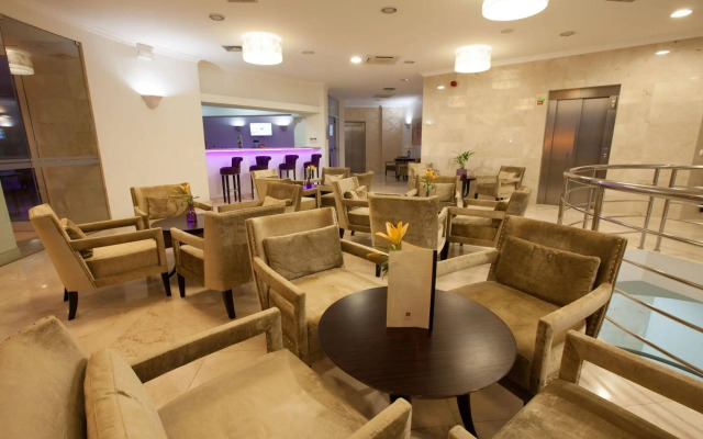 Luna Hotel Zombo