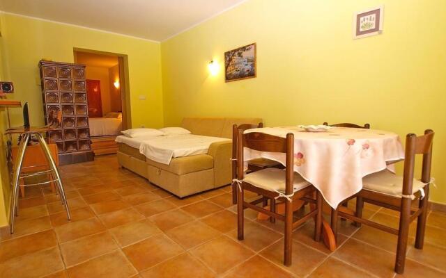 Apartment 389