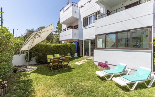 Apartment - 2 Bedrooms with Pool and WiFi - 107876