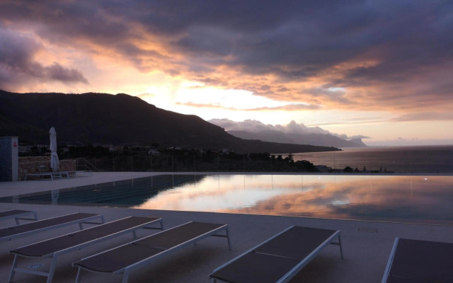 La Blanca Resort & Spa