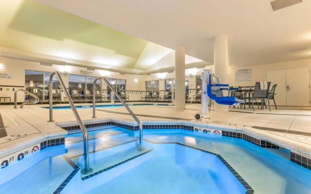 Fairfield Inn & Suites by Marriott Madison East