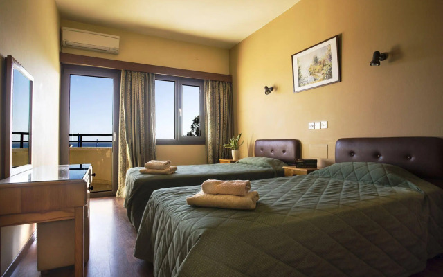 Pigeon Beach Hotel Apartments