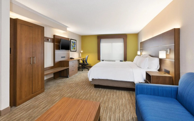 Holiday Inn Express Hotel & Suites Chesapeake by IHG