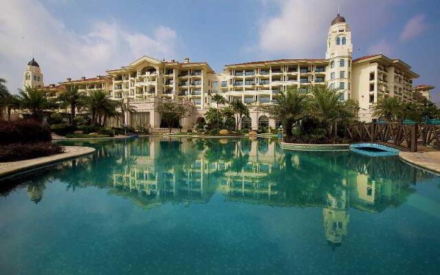 Holiday Islands Hotel