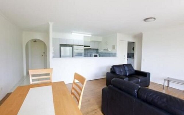 Cannes Court Holiday Apartments
