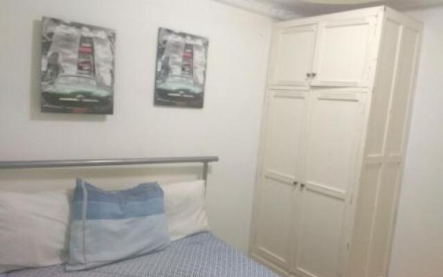 Hostal Red Line