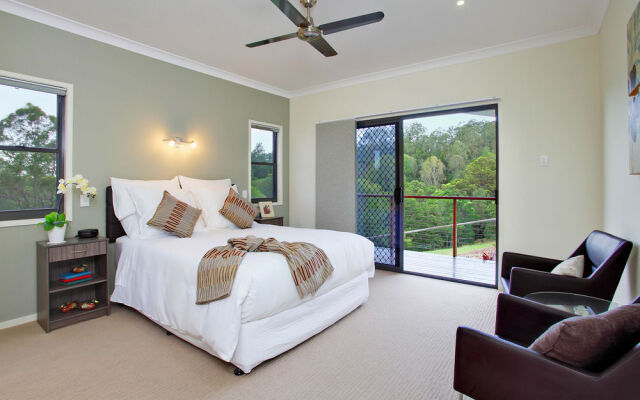 Mary Valley Views B + B