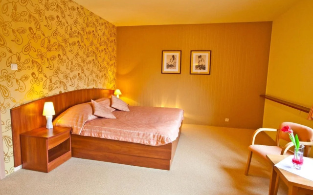 Отель Bobrowa Dolina