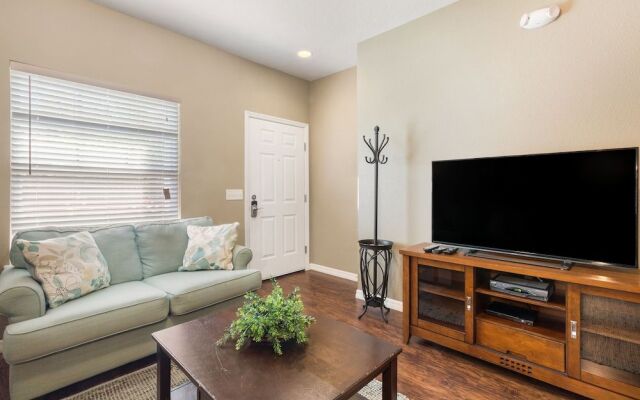 Lucaya Village 3040 Bld 13-102