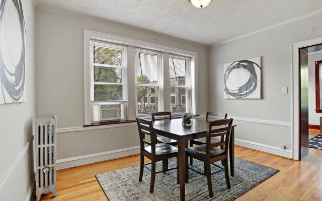 Prime 1BR Apt - Cullom F2