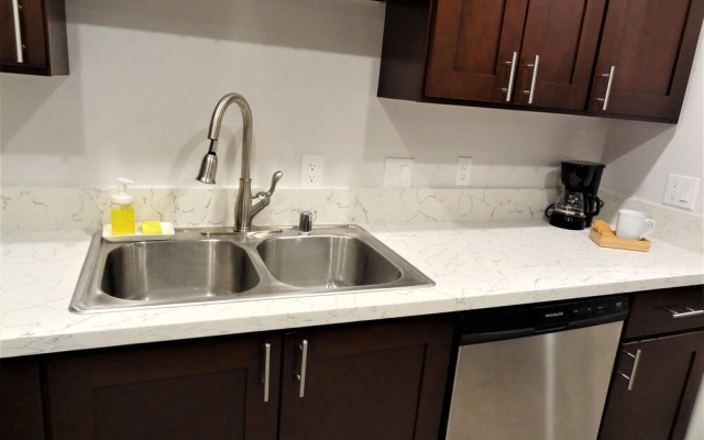 All In Stay In Reseda