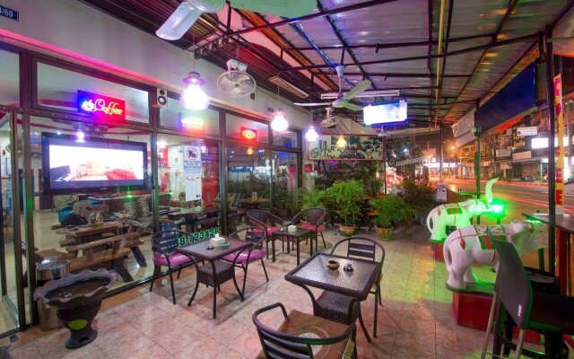 Pattaya Holiday Lodge