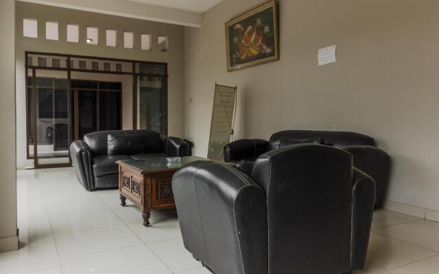 RedDoorz Syariah near Taman Air Mancur Bogor