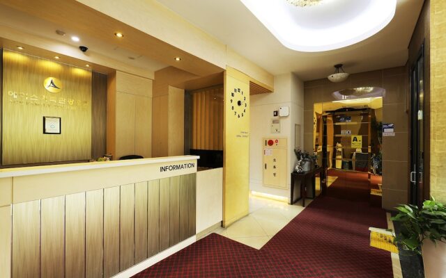 Ace Family Hotel