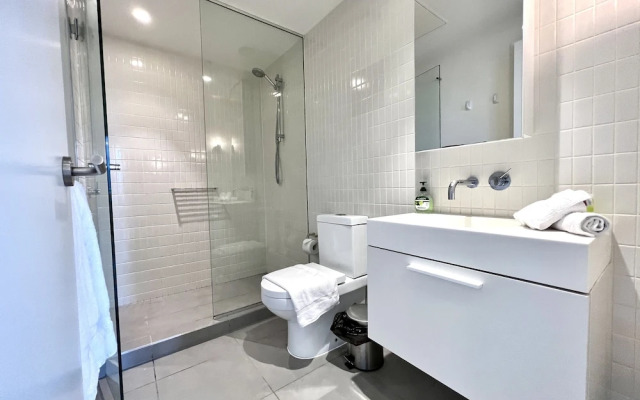 Readyset Apartment on Emerald