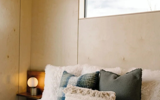 Yellowstone Peaks Hotel