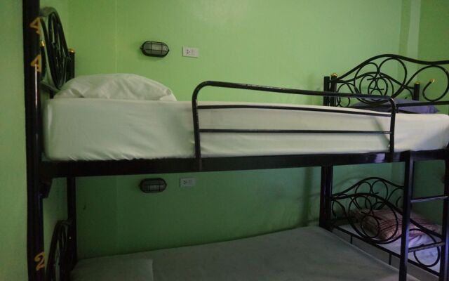 Koh Tao Backpackers Hostel