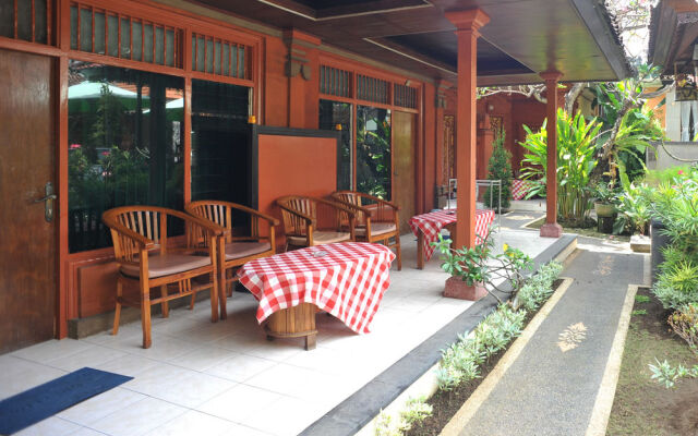 巴厘岛艾里潘泰萨努库苏马萨里6号酒店(Airy Pantai Sanur Kusuma Sari 6 Bali)
