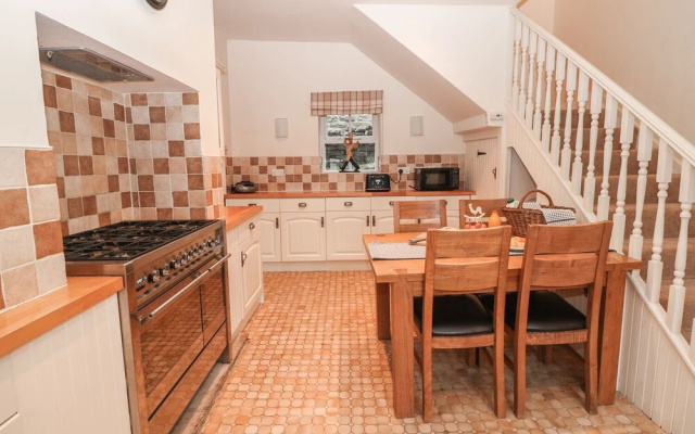 Laburnum Cottage