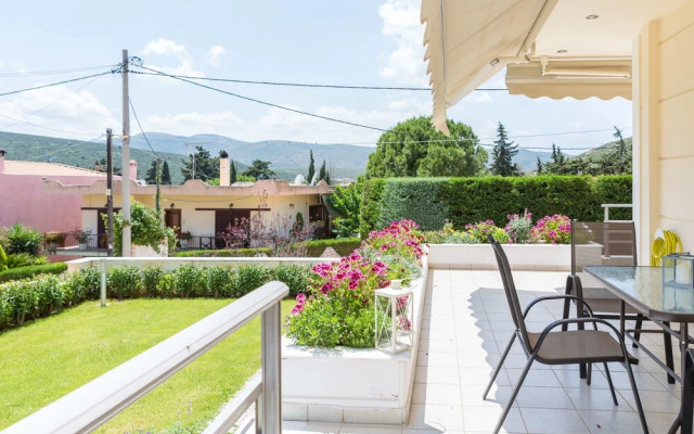 Santa Barbara lux studio in Marathonas