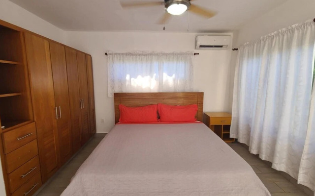 Bachelor s Heaven - Private and Spacious