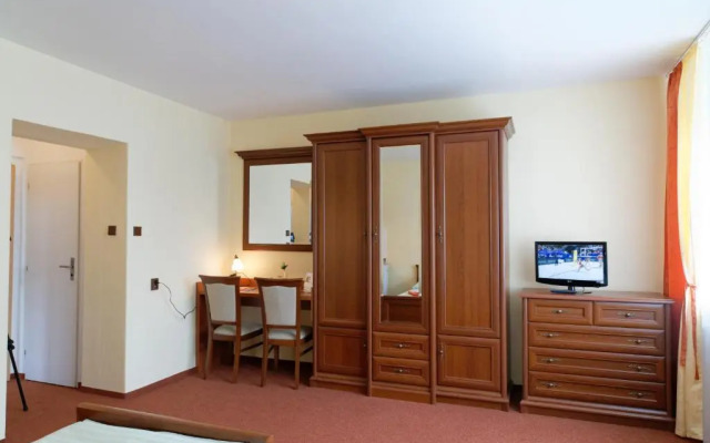 Hotel KAMU GARNI