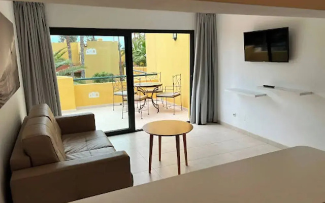 Beach Apt With Fast Wifi