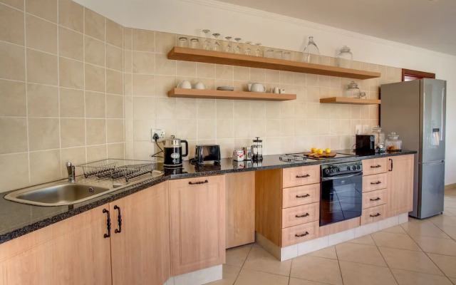 Limoni Luxury Suites