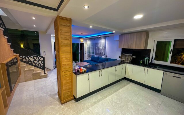Luxury duplex with private pool-Sea view