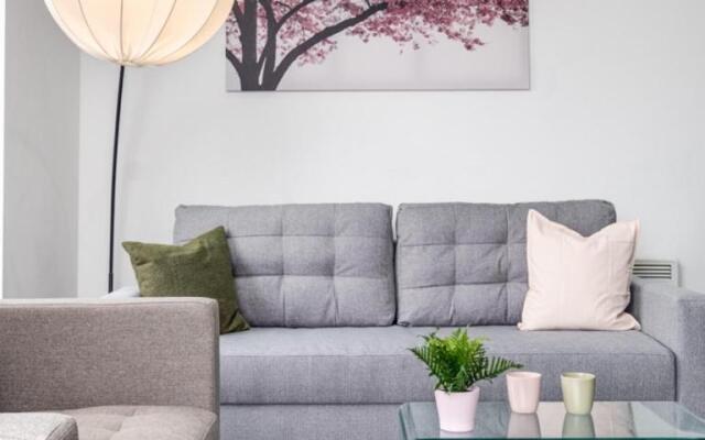 Pluxa Rose Quartz Luxury Stay