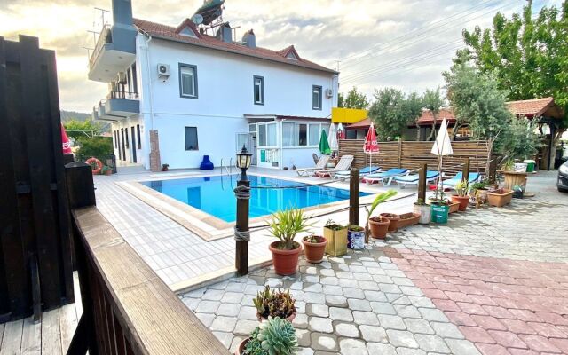 Dinc Otel