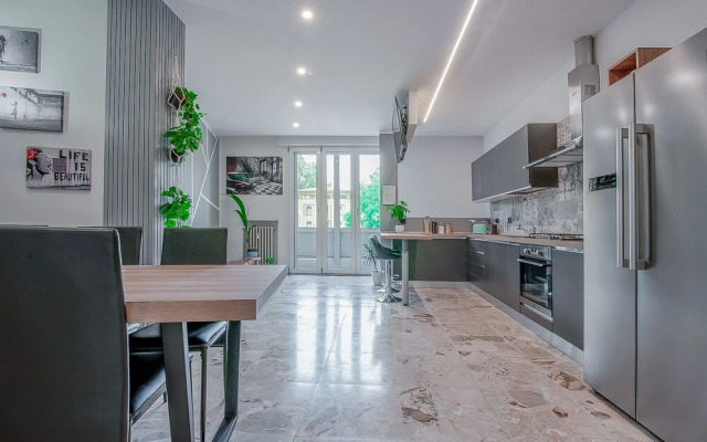8 Bedroom Apartment in Reggio Emilia Center