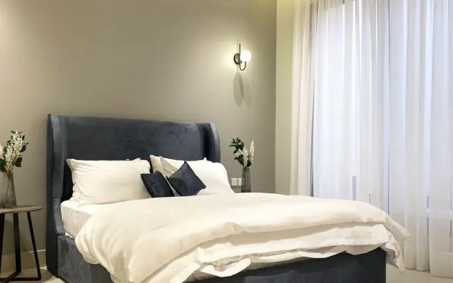 Morouj B-4 Luxury Gold Terrace GZ36