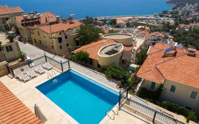 Hideaway Penthouse Apartment