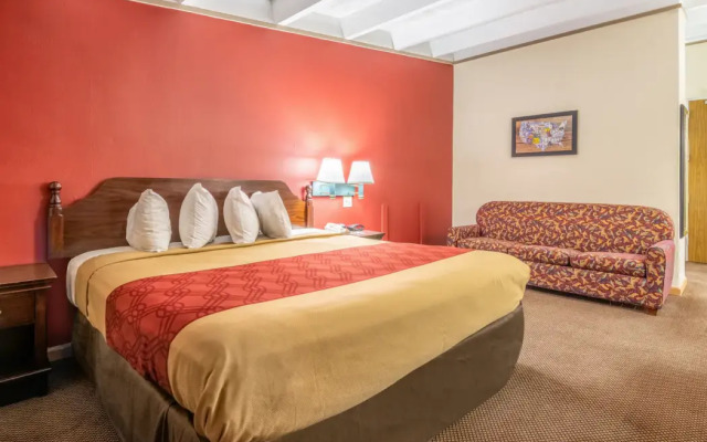 Econo Lodge - Perry National Fair Ground Area