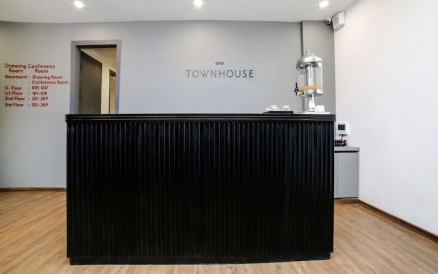 OYO Townhouse 080 Meera Bagh