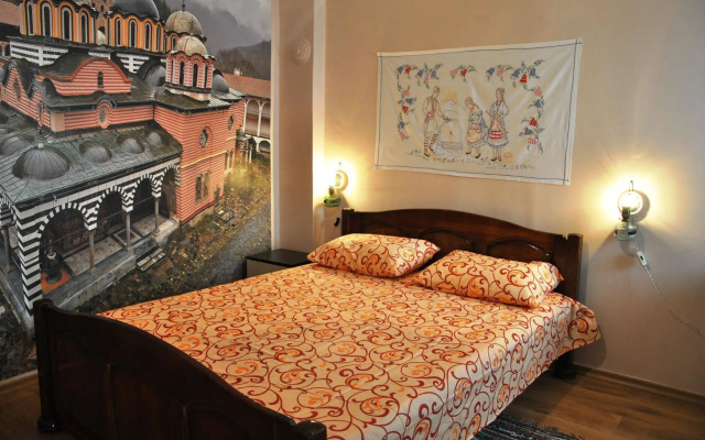 10 Coins Hostel