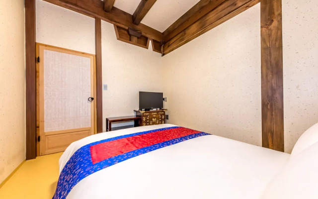 Jeju Hanok Hotel Hallagung