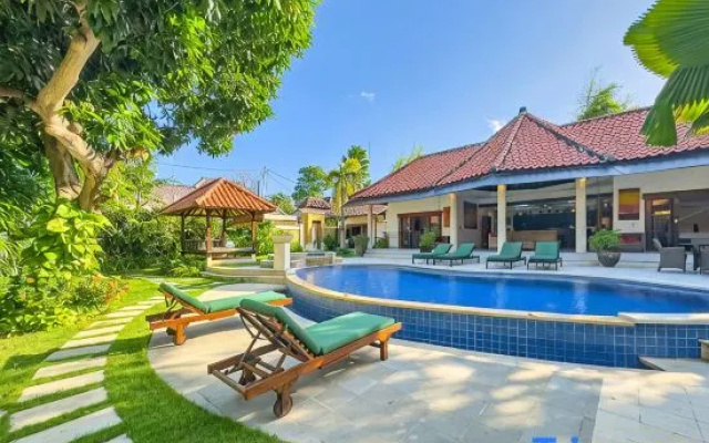 Villa Ginger 4BR Private Pool Villa by Villa Bugis Seminyak – Pool – Kuta