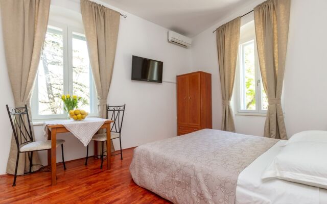 Rooms & Apartments Matkovic