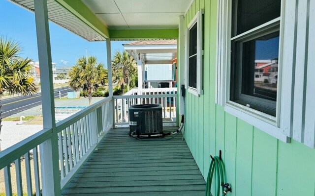 Lime Inn 4 Bedroom Home by RedAwning