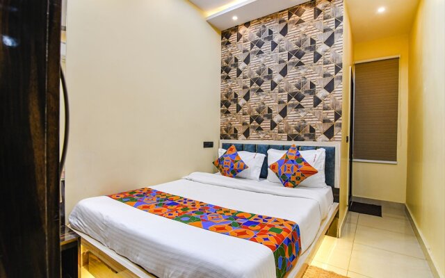 Fabhotel Royal Park Inn