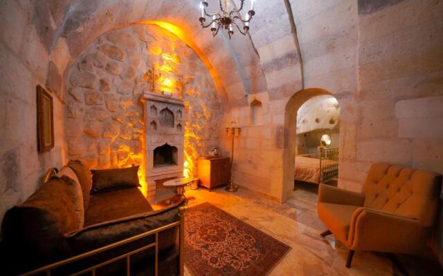 Serenus Cave Suites